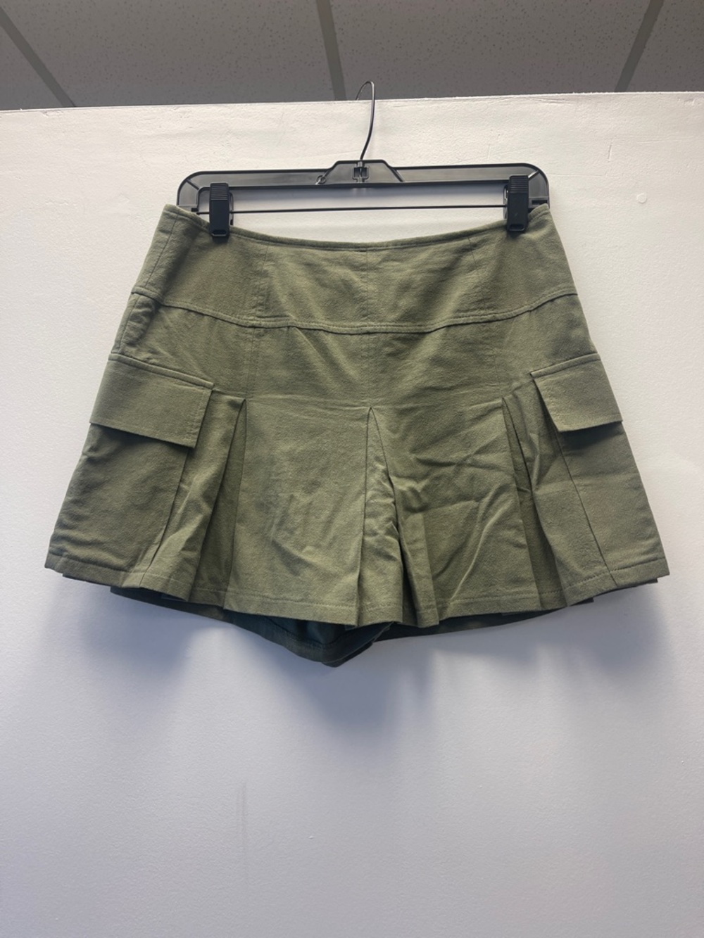 iris Olive Green Cargo Pleated Skort